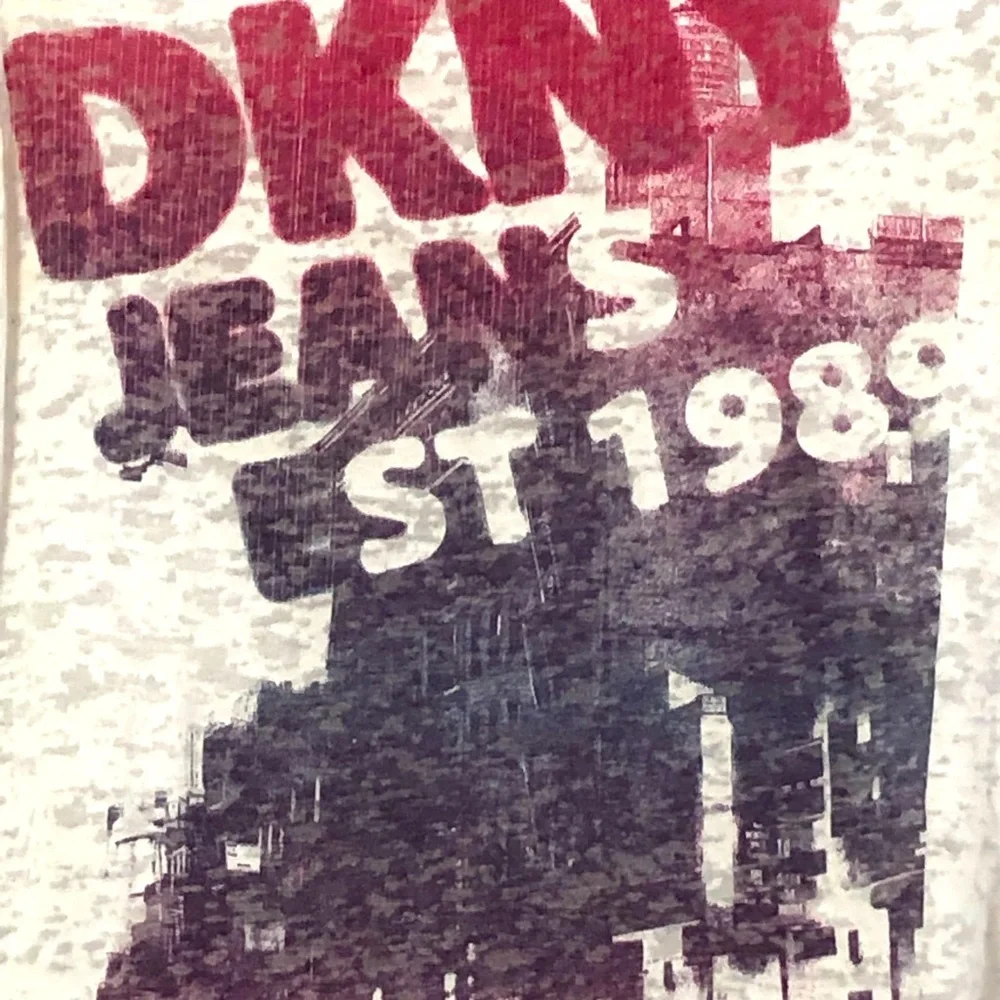 089 - DKNY T-Shirt Women’s XS - Picture 5 of 12